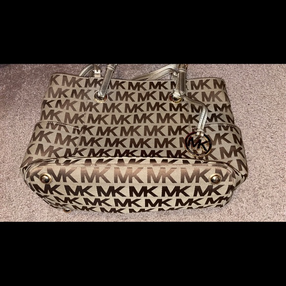 Michael Kors Logo Tote Bag - Picture 2 of 5